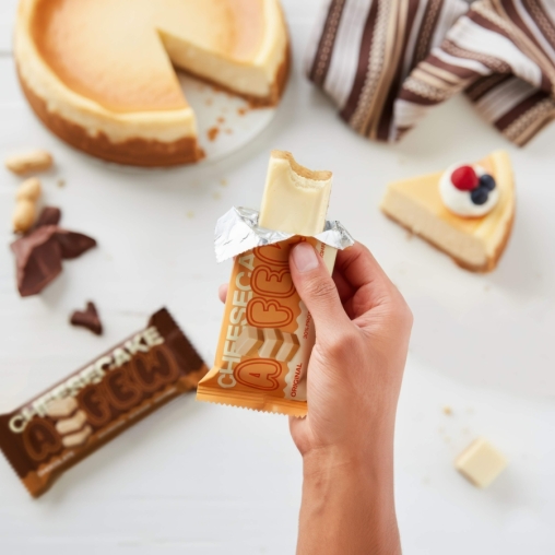 Батончик A FEW протеиновый чизкейк со вкусом Ваниль 50 г