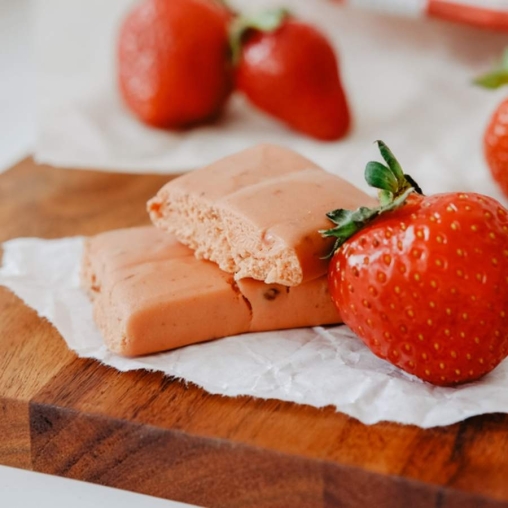 BOMBbar Батончик мюсли КЛУБНИКА 45 г