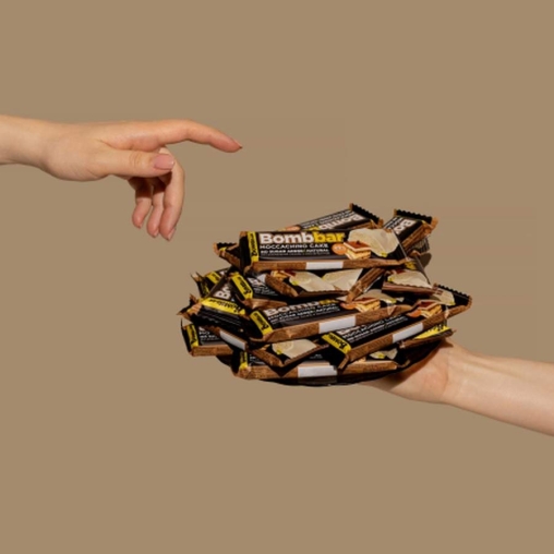 Батончик BOMBbar глазированный Торт Моккачино 40 г