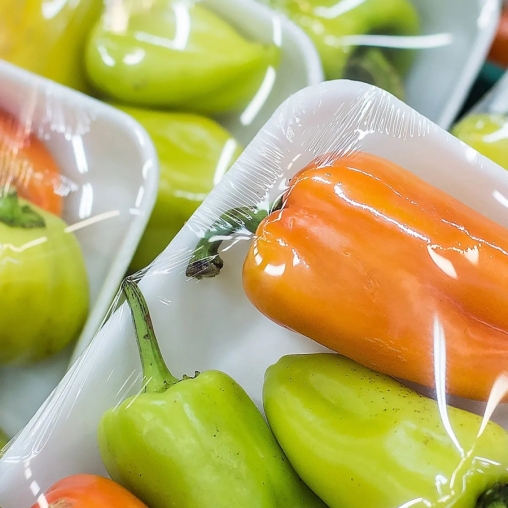 Пищевая полиэтиленовая пленка Десногор 450 мм × 300 м толщиной 5.5 мкм