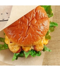 Жиростойкий бумажный уголок с принтом БУРГЕР 175×140 мм Крафт